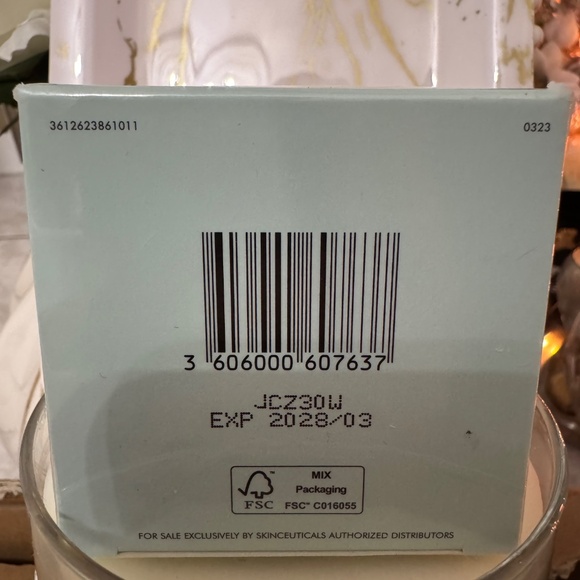 SKINCEUTICALS EMOLLIENCE RICH, RESTORATIVE MOISTURIZER FOR NORMAL OR DRY SKIN - Picture 2 of 4